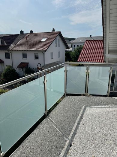 Moderne 3-Zimmer-Dachgeschosswohnung mit Balkon, Loggia &amp; Einbauküche in Karben in Karben-Burg-Gräfenrode – dachgeschoss_10