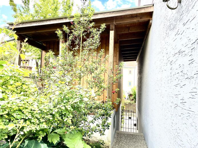 Aufgang zum Haus & Gartenhaus