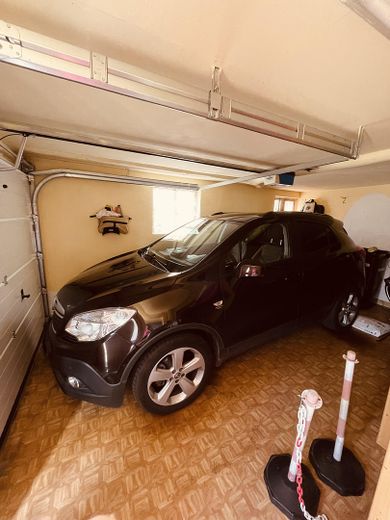 من المالك: منزل من عائلتين، منزل شبه منفصل في هيرفا – GARAGE
