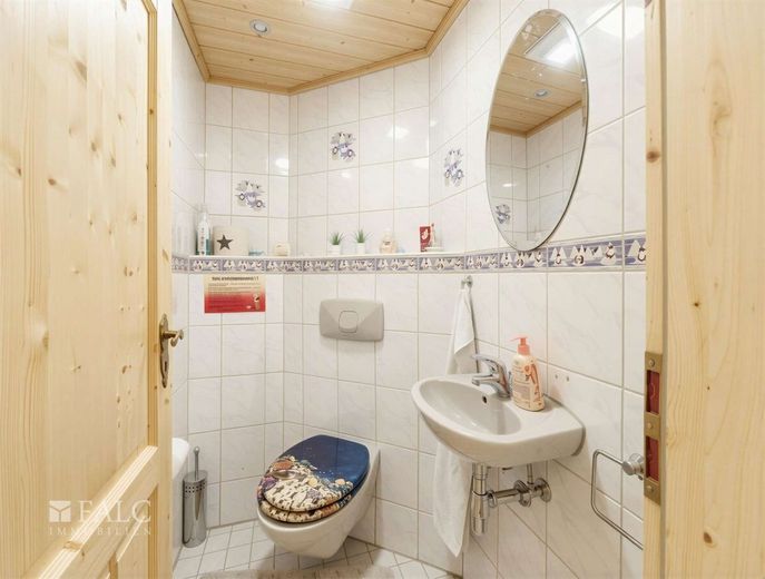Zwei Ebenen, viele Möglichkeiten - Ihr neues Familienreich samt Gartenparadies! – Gäste-WC