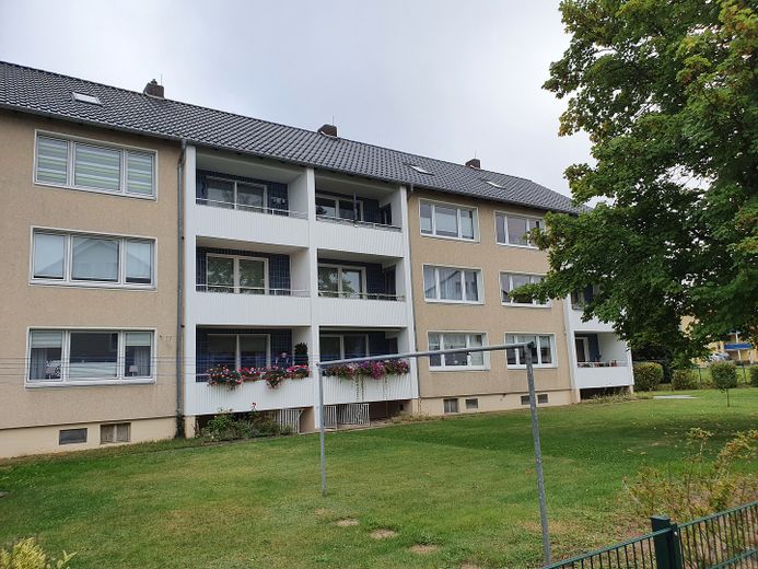 Hermoso y tranquilo piso de 3 habitaciones con balcón en Afferde – Hausansicht