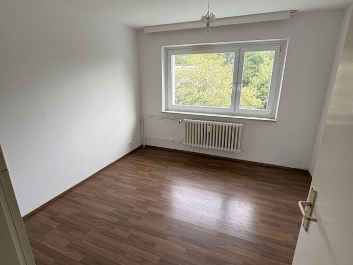 Zentrale 4-Zimmer-Wohnung in Elmshorn – freundlich & lichtdurchflutet – Photo 1