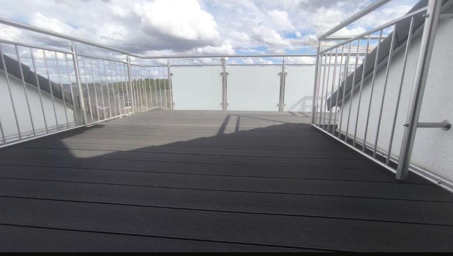 Provifrei! Erstbezug, 2 Zimmer Dachterrassenwohnung 0,76%KfW Darlehen inkl! – Highlight - die Dachterrasse!