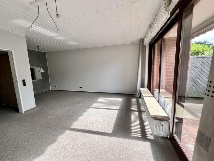 Kendine ait arsa üzerinde 4 odalı sıra ev – Wohnzimmer / Essecke