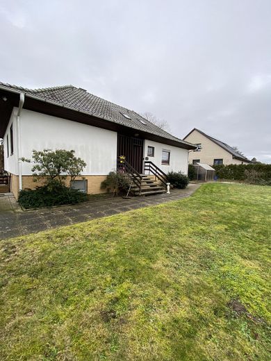 Renovierungsbedürftiges Einfamilienhaus mit großem Garten – Foto 11