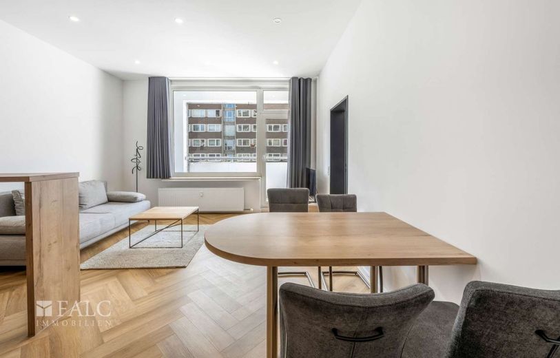 Attraktives Investment im Bremer Bahnhofsviertel - Perfekt für Ferienvermietung – Wohnzimmer