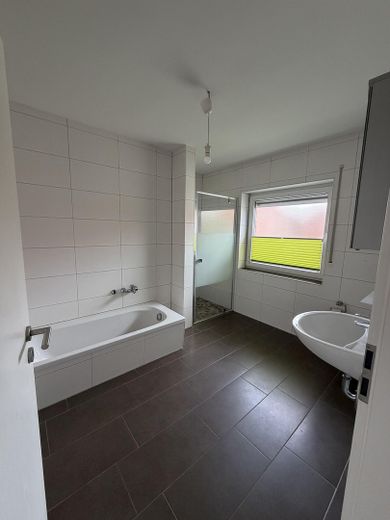 Doppelhaushälfte mit eigenem Garten, Terrasse & Carport in Weener – Foto 5