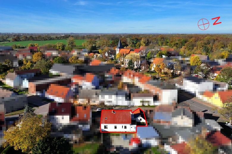 Behagliches Einfamilienhaus mit Balkon, Kamin &amp; Nebengebäude - perfekt für ruhiges, zentrales Wohnen – Suedost Luftbild