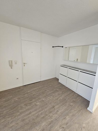 Wohnungseingang mit Garderobe