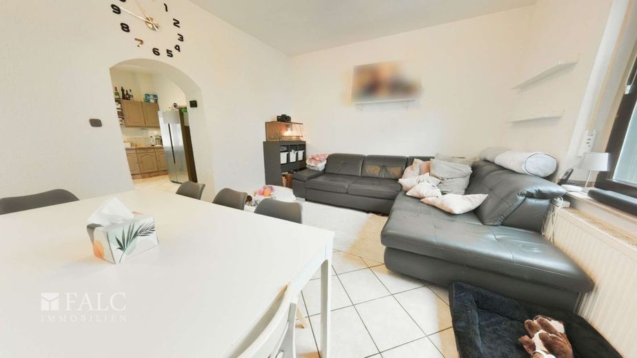 Gut erhaltener Altbau mit grossem Platzangebot – EG Wohnzimmer