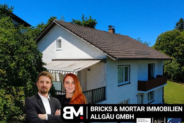 Tanto spazio, tante possibilità: casa di 7 locali con giardino e potenziale di ampliamento