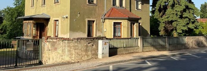 Historischer Charme auf großem Traumgrundstück – Altbau mit Nebengebäude in erstklassiger Lage