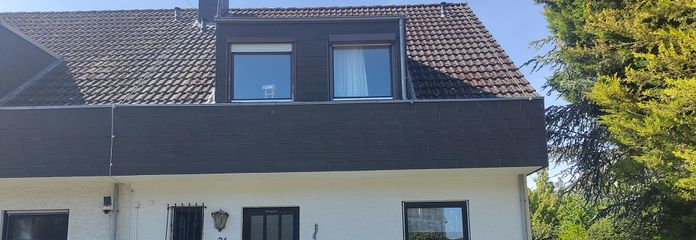 Variables Reihenendhaus mit Gasheizung von 2019, Südterrasse sowie grosszügigem Grundstück (400qm) – Frontansicht