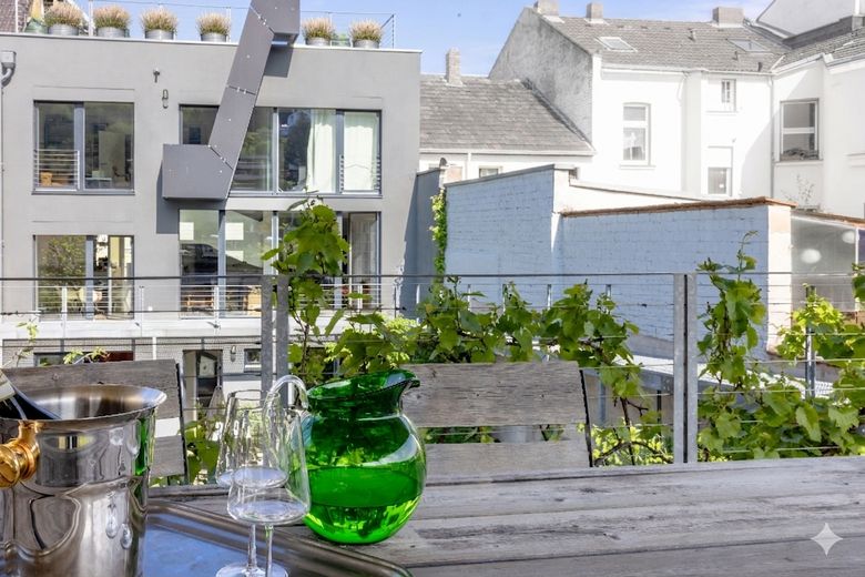 modernes Stadthaus (WEG), zentral, ruhig, unverbaubare Venusberg Aussicht, A+ – 1. OG | Dachterrasse