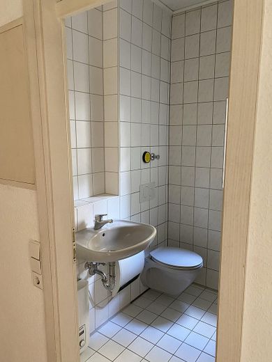1-Zimmer Altbau-Apartment in bester Citylage - Provisionsfrei – Bad