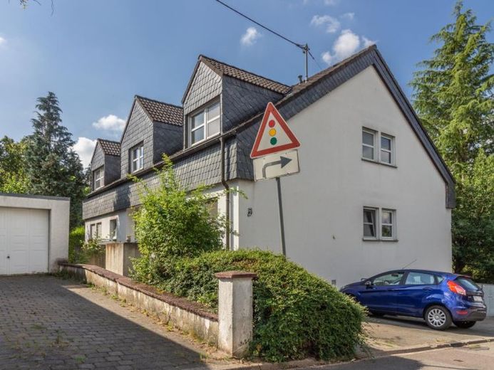Chice Wohnung in gepflegtem Haus Nähe Universität – Foto 1
