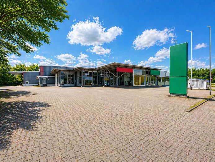 Commercio di automobili con capannone espositivo e superfici ufficio a Gelsenkirchen – Gebäude Außen