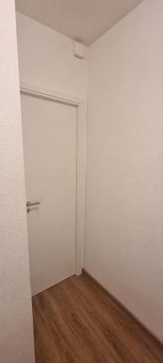 Uni-nahes 1-Zimmer-Apartment | inkl. Stellplatz | ab 15.10. – Abstellraum Türbereich