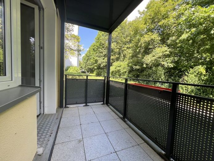 2-Zimmer-Wohnung bequem im Erdgeschoss + Wohlfühlbalkon – Foto 1