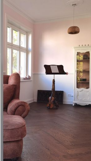 Jugendstil-Villa mit Zukunft und Geschichte - 380qm - Effizienzklasse A+ / provisionsfrei – Musikzimmer