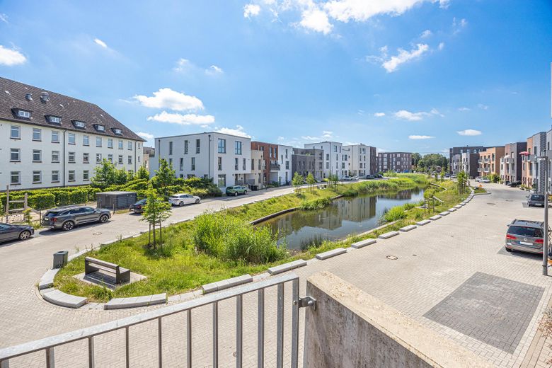 Hoogwaardig townhouse met dakterras en uitzicht op het water – Foto 14
