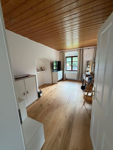 CHARMANTE & NEU RENOVIERTE WOHNUNG IN ALTEM KLOSTER // Kempten – Schlafzimmer