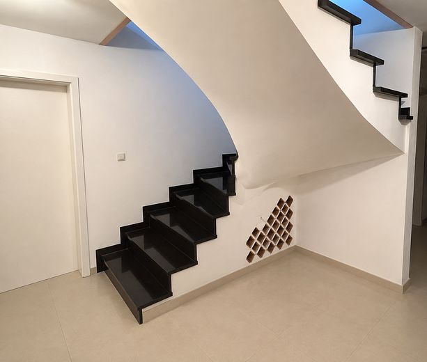 Außergewöhnliches Architektenhaus m. hochwertiger Ausstattung, Wohnkeller u. traumhaftem Südgarten – Kelleraufgang