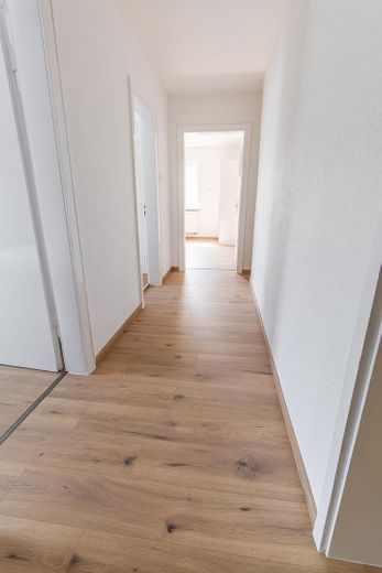 Beautiful 4-room condominium with balcony – approx. 74.81 m² in Laudenbach am Main – Photo 5