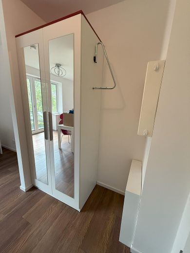 Kleiderschrank