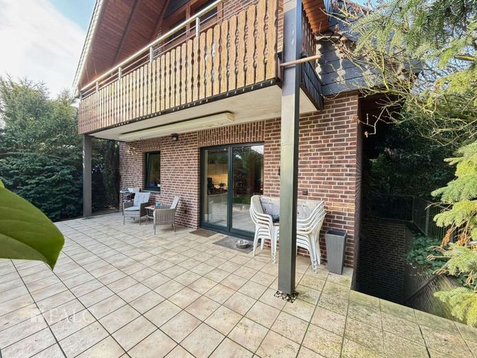 Großzügiges Einfamilienhaus auf privatem Grundstück (Teilverkauf des Grundstückes möglich) – Nord-Ost-Terrasse