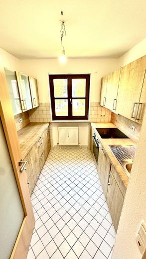 Traumhafte 3-Zimmer-Wohnung in Bad Tölz – mit Balkon, Einbauküche & Sauna! – Küche