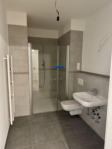 Havel manzaralı, engelsiz yeni yapım 2 odalı daire – 14 Bad Ansicht von Flur