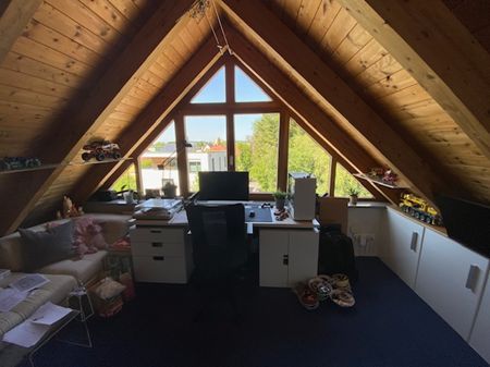 Großzügige teilmöblierte Loft-/ Galerie-Wohnung in Regensburg West – Galeriezimmer