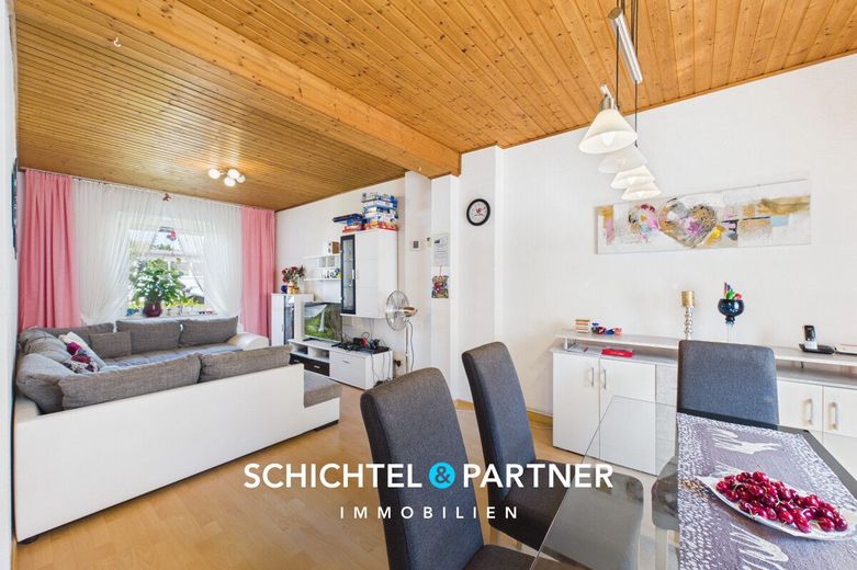 Ohlenhof | Ansprechendes Reihenmittelhaus mit Balkon und Terrasse – S&amp;P | Wohnzimmer