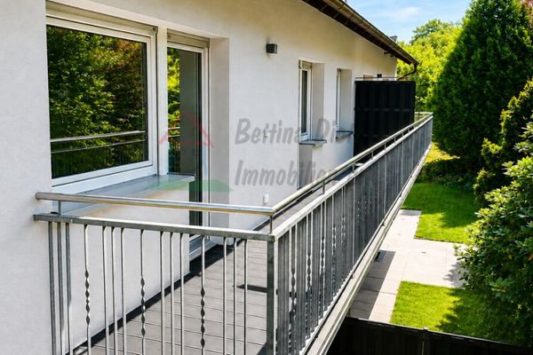 **RISERVATO**DIETZ: appartamento di 3 locali al 1° piano rialzato in un edificio di 7 unità abitative riqualificato energeticamente, con balcone, vicino al margine del bosco