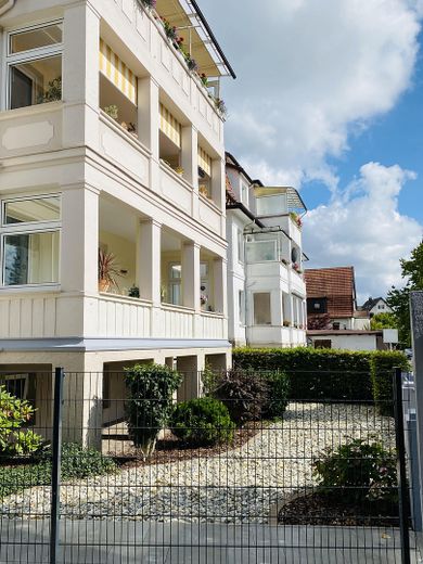 Vorderansicht Strasse