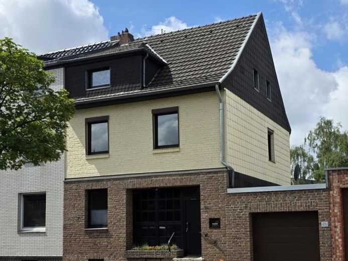 Geräumiges Einfamilienhaus mit Anbau, Wintergarten und Garage in Viersen - Dülken – Foto 1