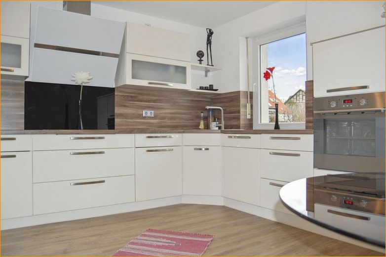 +++Tolles Einfamilienhaus für die ganze Familie und einer Einliegerwohnung für Mieteinnahmen+++ – OG:Viel Platz zum Kochen!