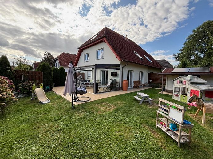 Appelhülsen: Zadbany bliźniak w spokojnej i zielonej ślepej uliczce – Garten