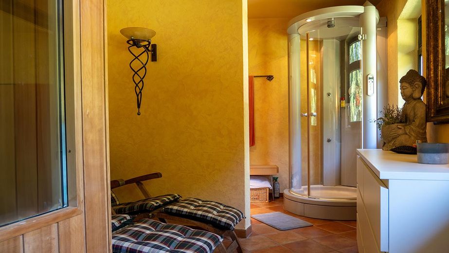 ALLES außer GEWÖHNLICH! Provisionsfreier Bungalow mit AUSBAUPOTENTIAL – Sauna-Duschtempel