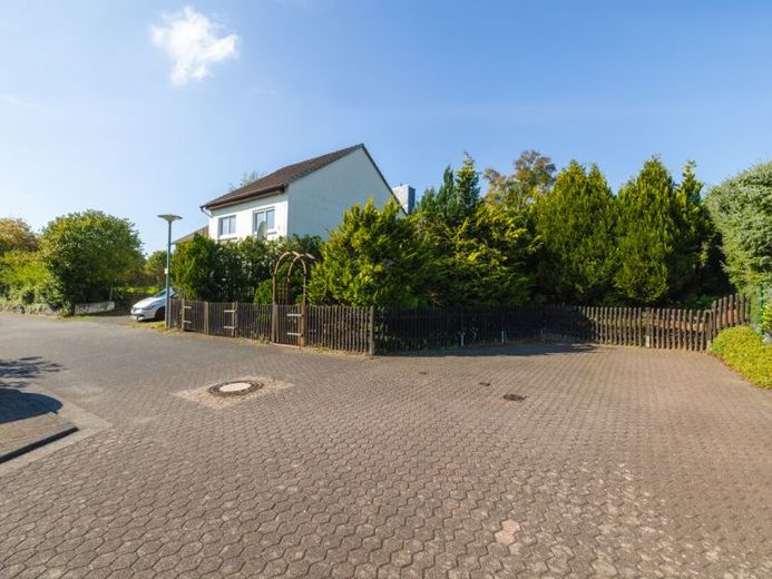 Schönes Grundstück in Breitscheid-Siebenmorgen mit Weitblick und vielen Möglichkeiten – Foto 1