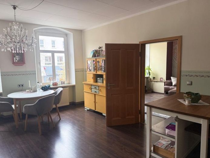 Großzügig wohnen auf 3 Etagen:Schicke Maisonette-Wohnung im Herzen der Stadt Hof(ca. 185 m²) ab 1.12 – फोटो 1
