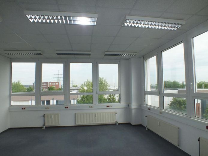 Moderne Büro- und Hallenflächen in Porz zu vermieten – Büro2