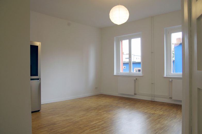 DG Maisonette-Townhouse mit Atelier – Wohnen und Arbeiten unter einem Dach – Esszimmer Straßenblick