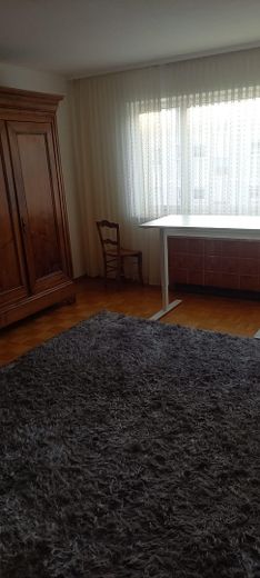 3 Zi-Wohnung: Kurze Wege zu U-Bahn, Einkaufen, Grundschule; 80 qm, schön, ruhig, hell, 2 Balkone – großes Westzimmer