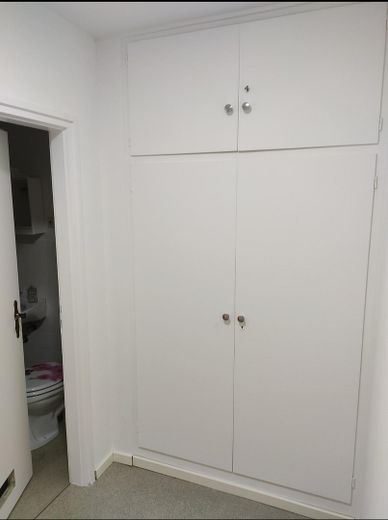 Investment property in Neuburg – approx. 4.53% gross rental yield – commission-free from private owner – Flur/Einbauschrank