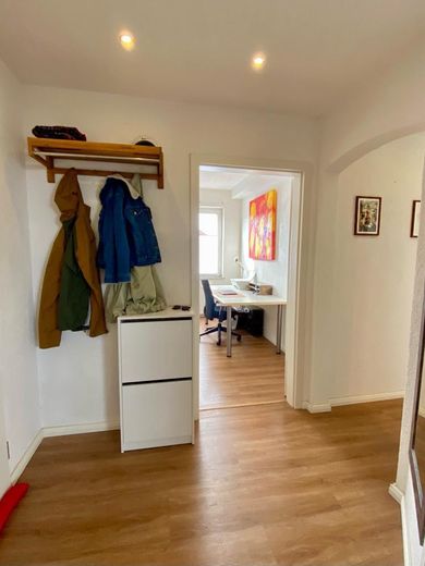 Flur - Blick ins Arbeitszimmer