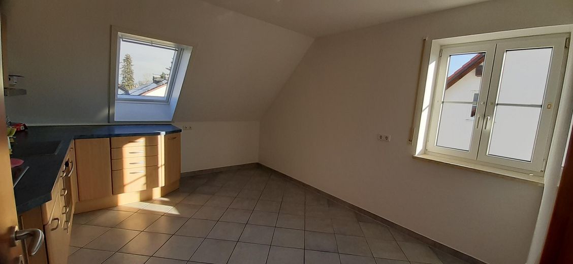 Von privat: Helle 3 Zi. DG-Wohnung bei Olching, Balkon, TG, fußläufig S3 – Foto 6