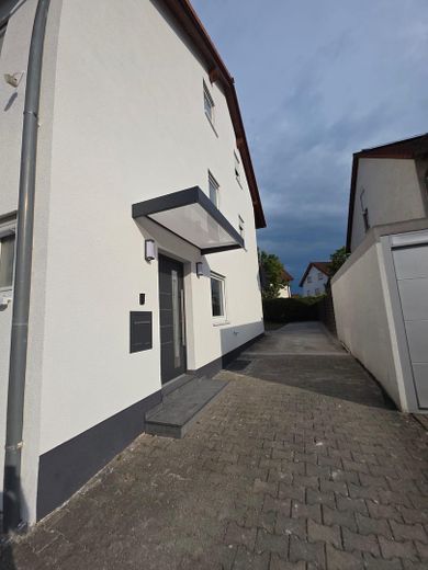 Hochwertig saniertes Reihenendhaus in attraktiver Lage von Bad Friedrichshall – Außenansicht 1