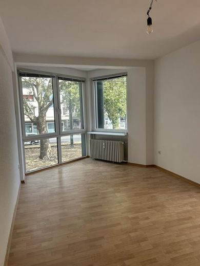 gepflegte 3-Zimmerwohnung im Herzen von Düsseldorf – Wohnbereich